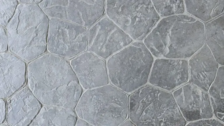 2259541637-768x432